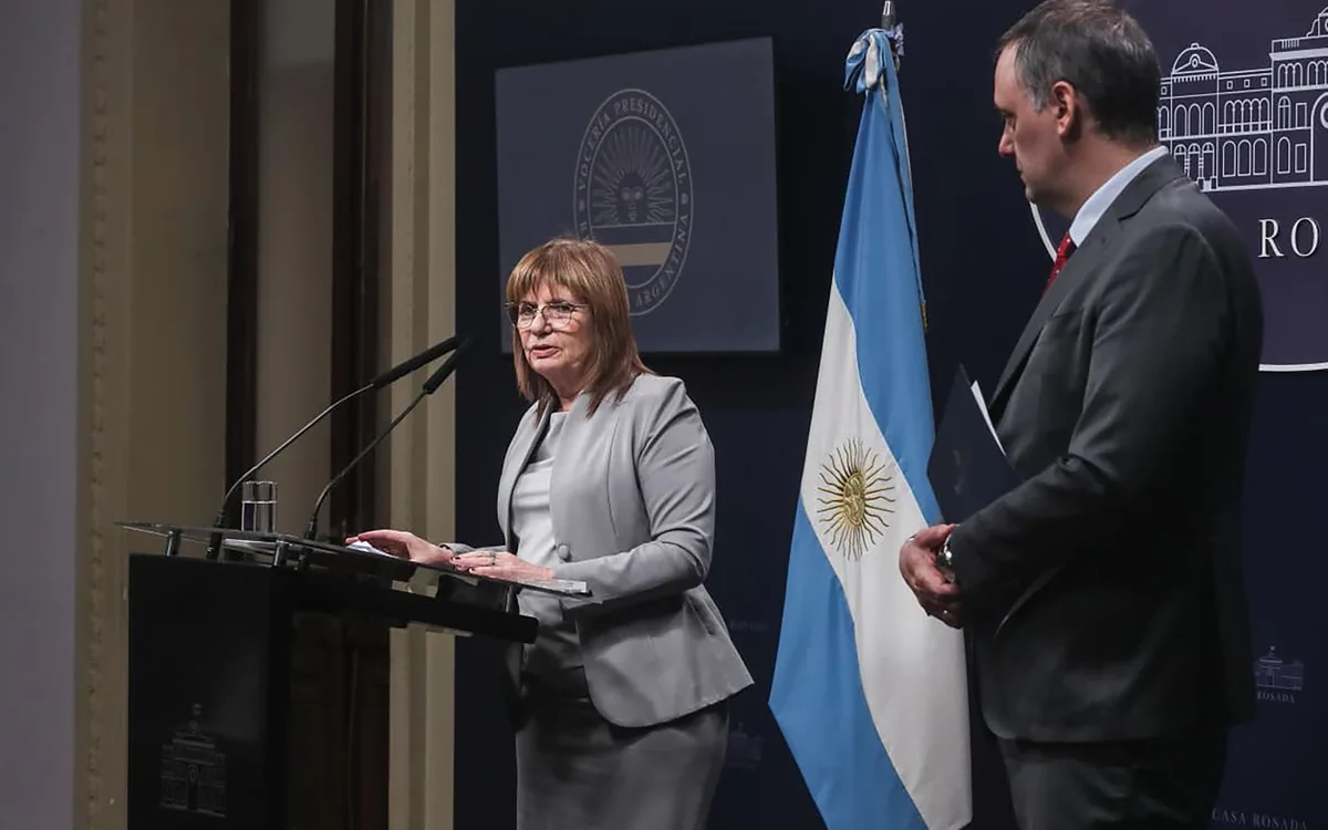 Patricia Bullrich presentó su declaración jurada y aumentó la presión sobre Manuel Adorni