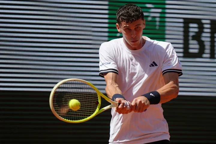 Histórico triunfo de Juan Manuel Cerúndolo: eliminó a Jannik Sinner en Roland Garros