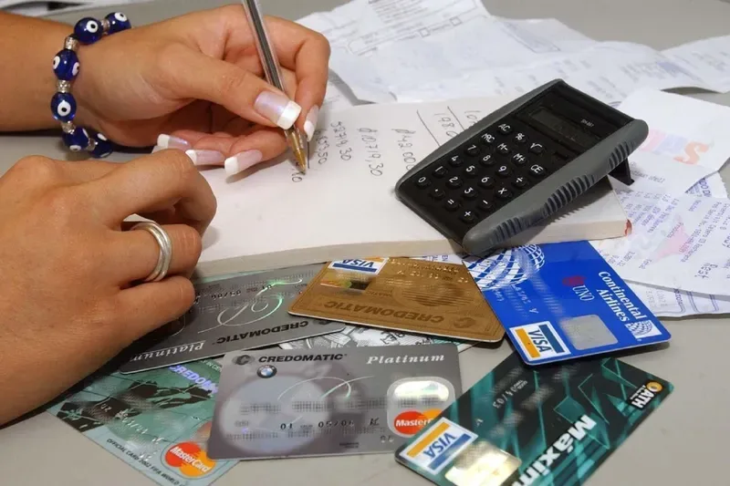 Las deudas de los hogares no ceden: la morosidad bancaria tocó el 12% y en las fintech trepó al 31,5%