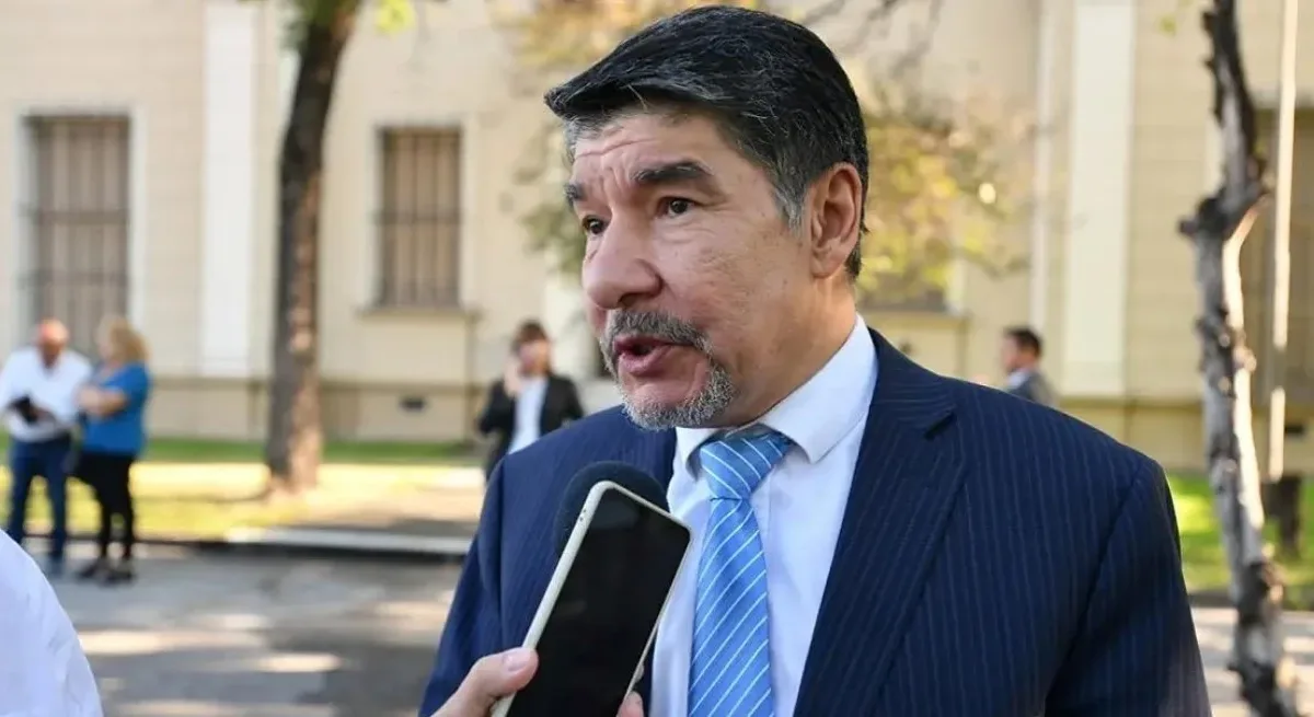 La interna justicialista bajo la mirada de Acevedo: bajar la tensión sin callar los cuestionamientos.