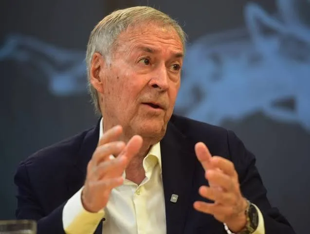 Schiaretti se diferenció del Gobierno y cuestionó la continuidad de Adorni.