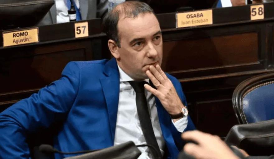 Complicación judicial para el entorno de Adorni: El fiscal Marijuan solicitó la indagatoria de su hermano por supuesto enriquecimiento ilícito.