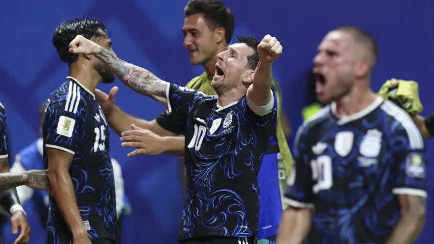 Con una remontada épica, Argentina eliminó a Inglaterra y es finalista del Mundial.