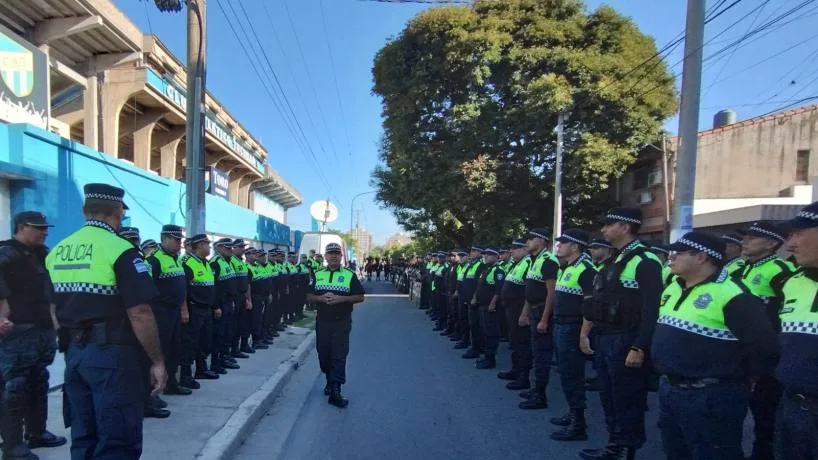 Máxima seguridad para Atlético-River: más de 400 policías y controles desde los accesos a Tucumán.