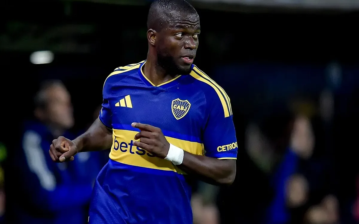 Con un Enner Valencia imparable, Boca venció 3-2 a Racing y está en semifinales.