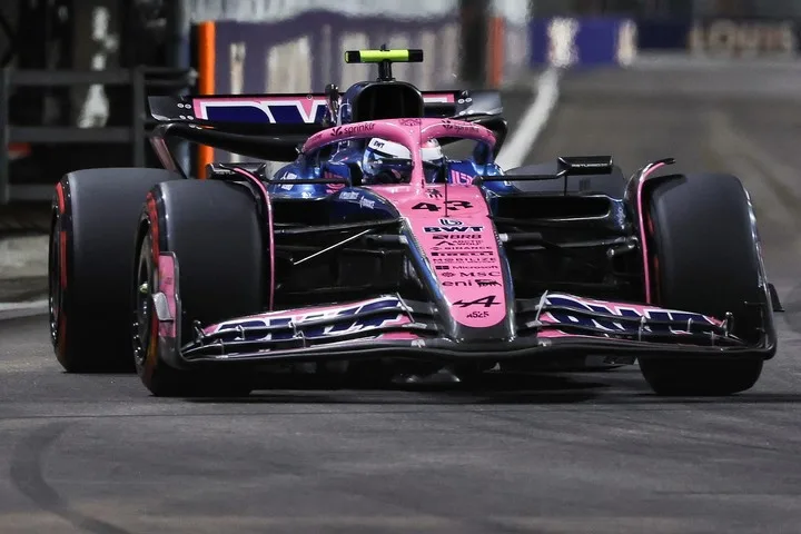 Franco Colapinto quedó afuera de la SQ3 por un margen mínimo y largará 11° en la Sprint del GP de Singapur de la F1.