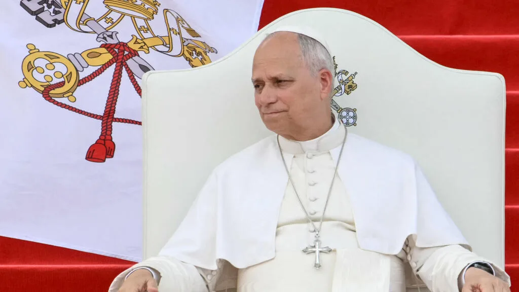 Ingresaron al papa León XIV al hospital Gemelli para extirparle un nódulo en el pulmón.