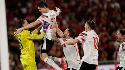 Hazaña de Estudiantes en el Maracaná: eliminó a Flamengo y buscará la gloria en la Copa Libertadores.