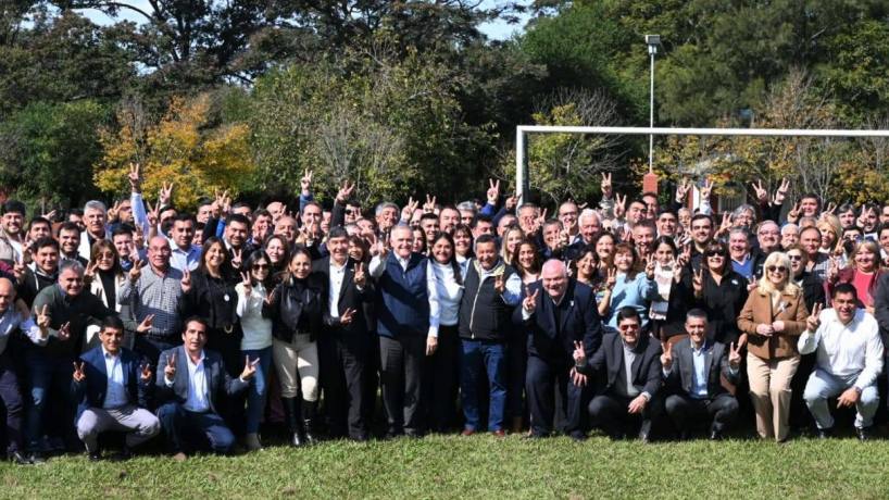 Con la mira puesta en 2027, Osvaldo Jaldo encabezó un encuentro clave del PJ tucumano